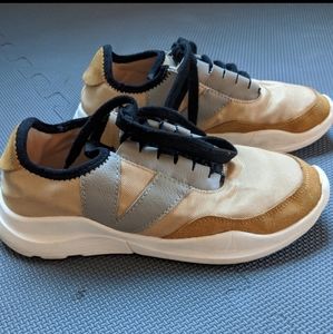 Yellow/Mustard sneakers from Violeta by Mango